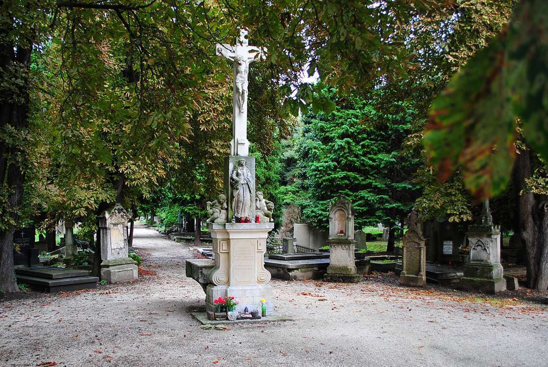 Kegyeleti séta a Szent Márton utcai temetőben